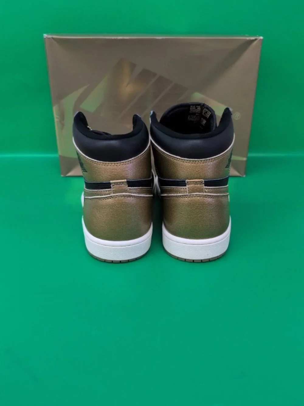 Nike Air Jordan 1 Retro High OG Men's Shoes US 10.5 Black Gold DZ5485-071
